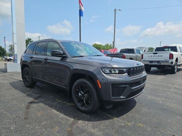 Jeep Grand Cherokee Laredo Altitude 4x4 2026