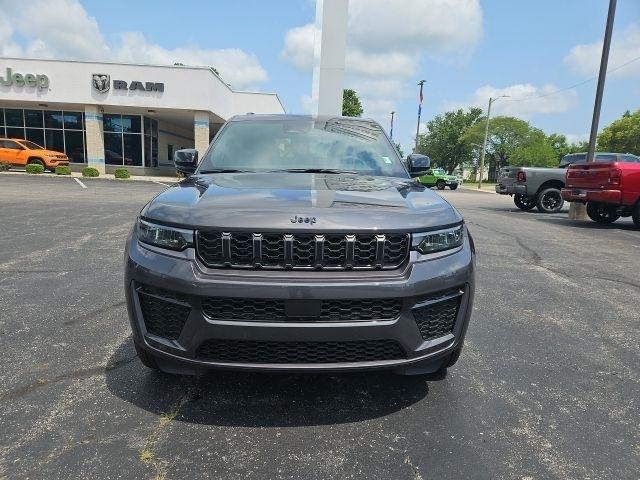 Jeep Grand Cherokee Laredo Altitude 4x4 2026