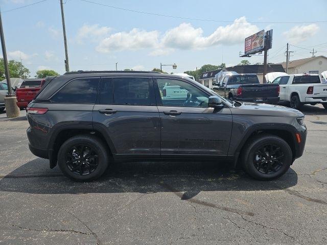 Jeep Grand Cherokee Laredo Altitude 4x4 2026