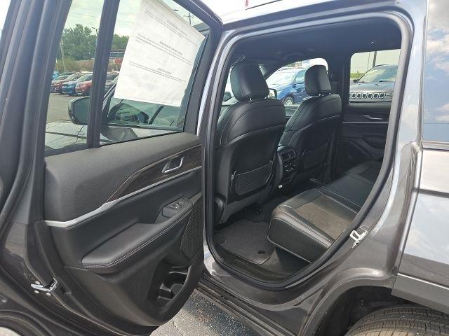 Jeep Grand Cherokee Laredo Altitude 4x4 2026