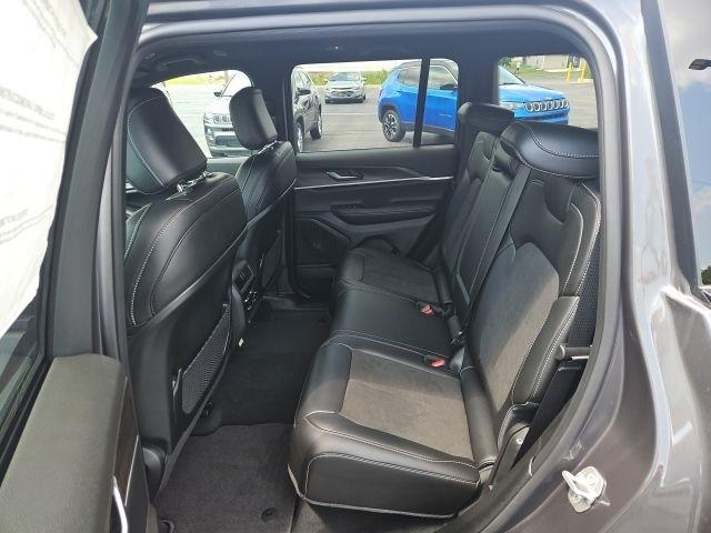 Jeep Grand Cherokee Laredo Altitude 4x4 2026