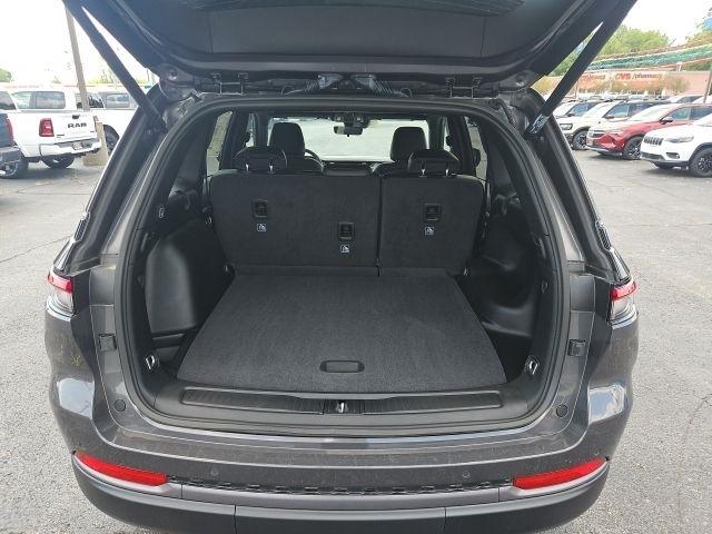Jeep Grand Cherokee Laredo Altitude 4x4 2026
