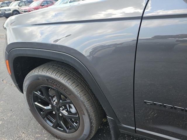 Jeep Grand Cherokee Laredo Altitude 4x4 2026