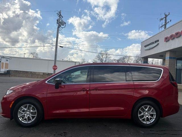 Chrysler Pacifica Select FWD 2026