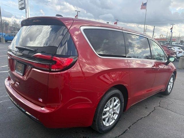 Chrysler Pacifica Select FWD 2026