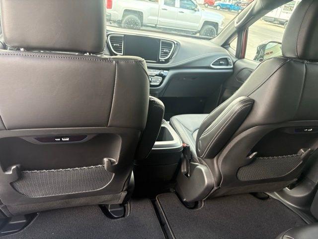 Chrysler Pacifica Select FWD 2026