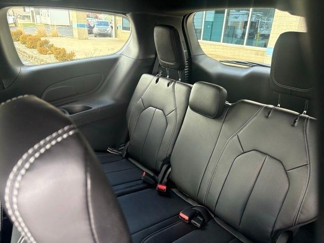 Chrysler Pacifica Select FWD 2026