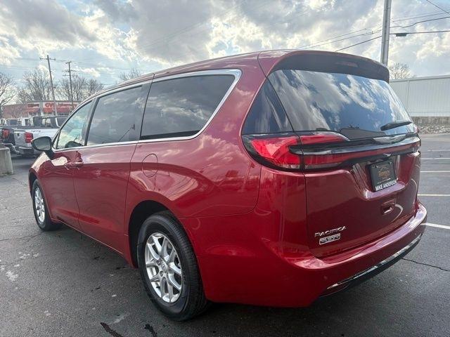 Chrysler Pacifica Select FWD 2026