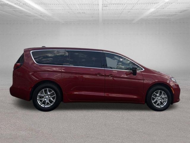 Chrysler Pacifica Select FWD 2026