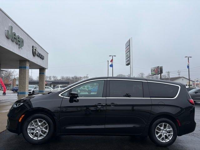 Chrysler Pacifica Select FWD 2026