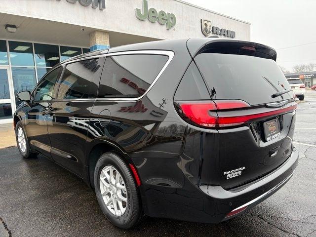 Chrysler Pacifica Select FWD 2026