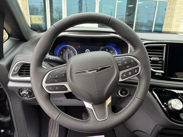 Chrysler Pacifica Select FWD 2026