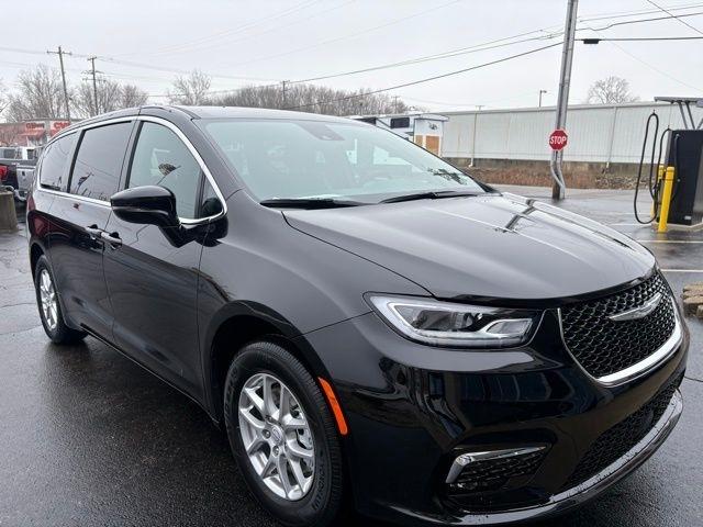 2026 Chrysler Pacifica Select FWD