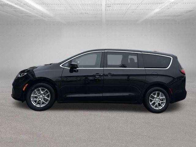 Chrysler Pacifica Select FWD 2026