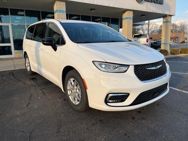 Chrysler Pacifica Select FWD 2026