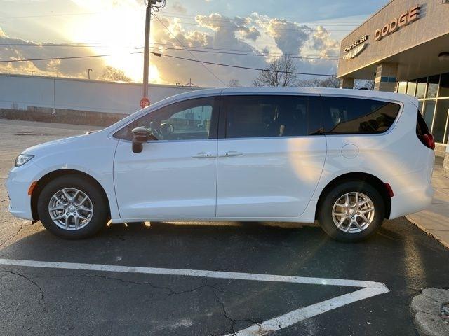 Chrysler Pacifica Select FWD 2026