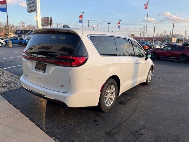 Chrysler Pacifica Select FWD 2026