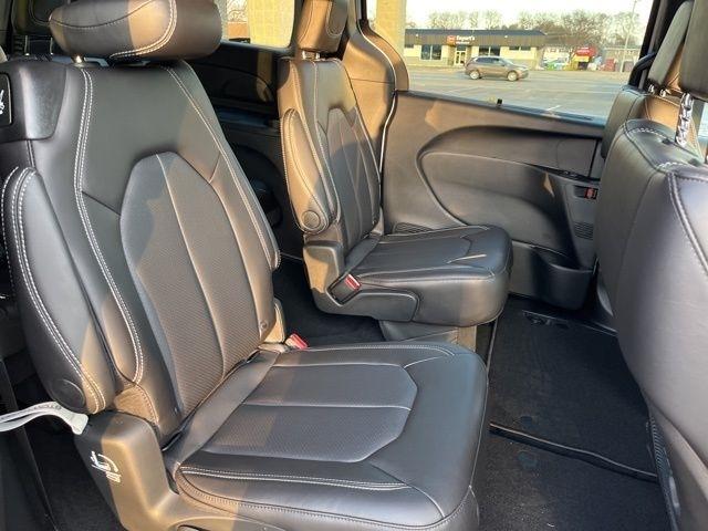 Chrysler Pacifica Select FWD 2026