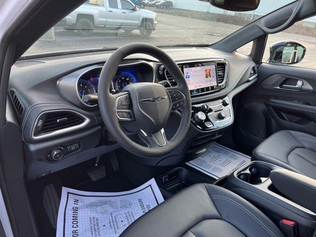 Chrysler Pacifica Select FWD 2026