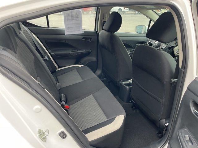 Nissan Versa SV CVT 2021