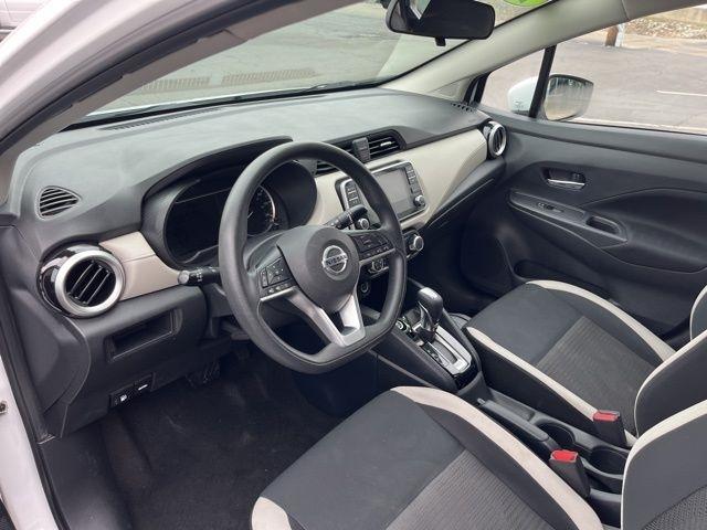 Nissan Versa SV CVT 2021
