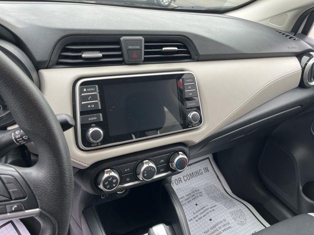 Nissan Versa SV CVT 2021