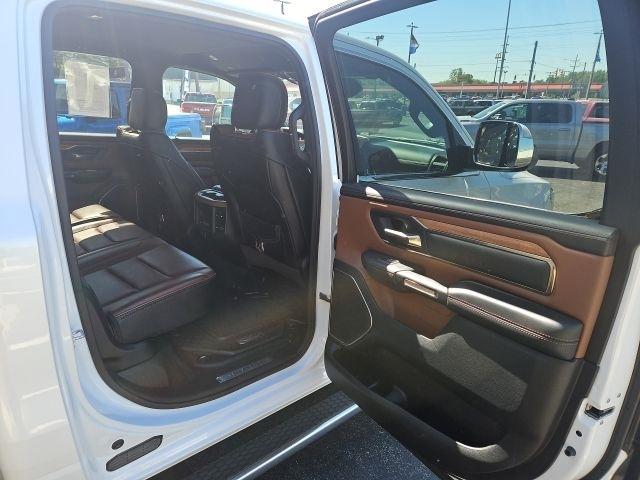 RAM 1500 Longhorn 4x4 Crew Cab 5'7" Box 2022