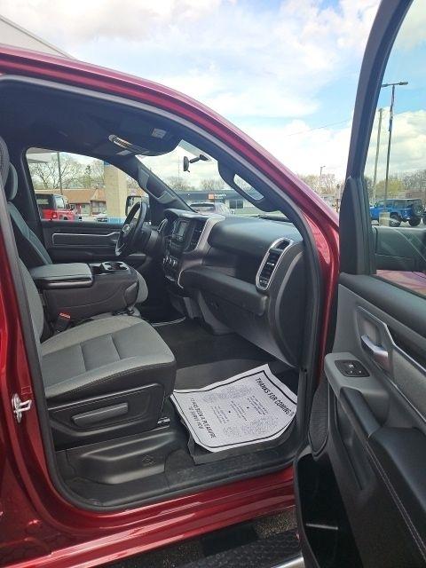 RAM 1500 Big Horn 4x4 Crew Cab 5'7" Box 2022