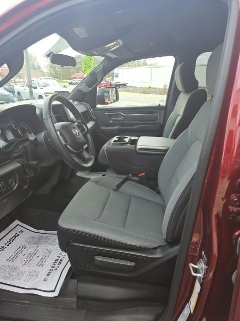 RAM 1500 Big Horn 4x4 Crew Cab 5'7" Box 2022