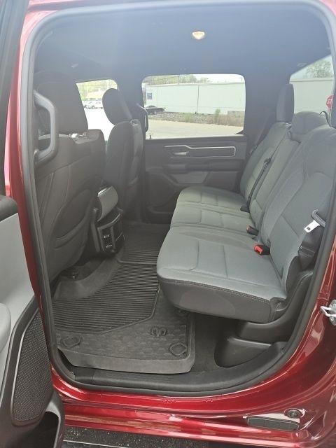 RAM 1500 Big Horn 4x4 Crew Cab 5'7" Box 2022