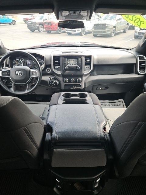 RAM 1500 Big Horn 4x4 Crew Cab 5'7" Box 2022