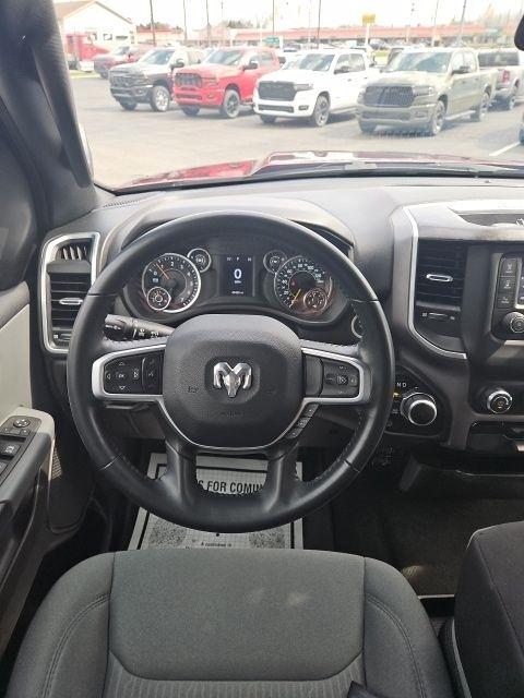 RAM 1500 Big Horn 4x4 Crew Cab 5'7" Box 2022