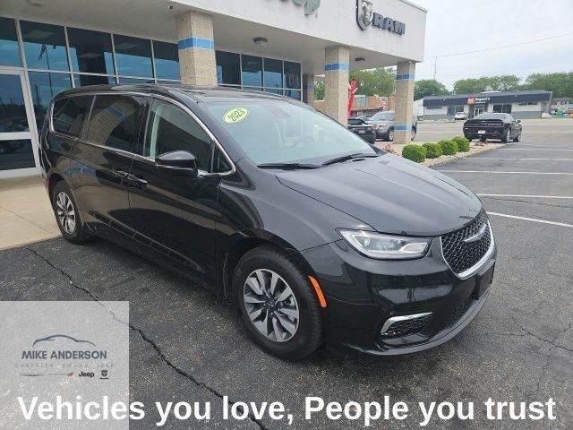2023 Chrysler Pacifica Hybrid Touring L FWD