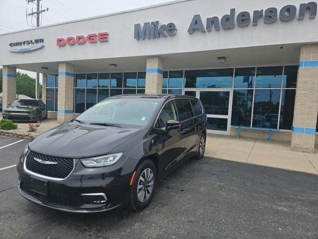 Chrysler Pacifica Hybrid Touring L FWD 2023