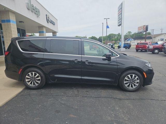 Chrysler Pacifica Hybrid Touring L FWD 2023