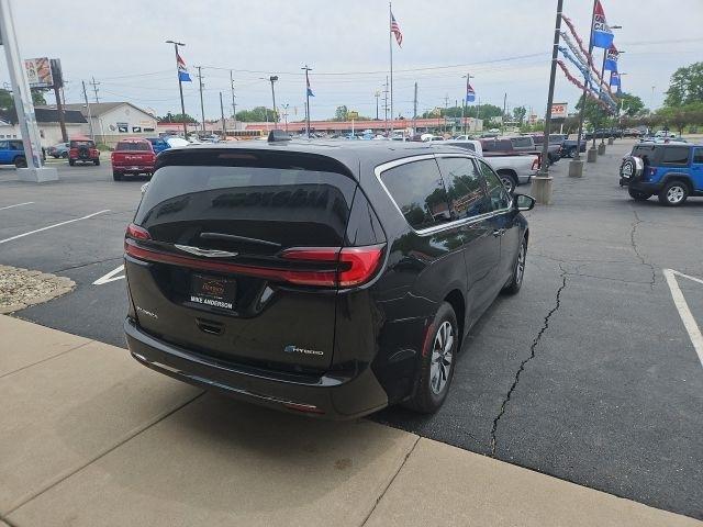Chrysler Pacifica Hybrid Touring L FWD 2023