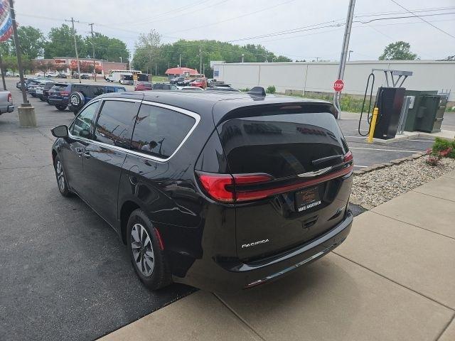 Chrysler Pacifica Hybrid Touring L FWD 2023