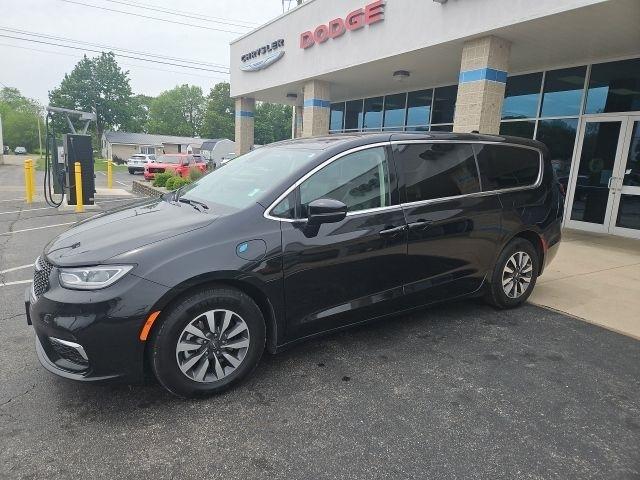 Chrysler Pacifica Hybrid Touring L FWD 2023