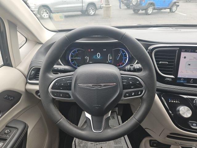 Chrysler Pacifica Hybrid Touring L FWD 2023