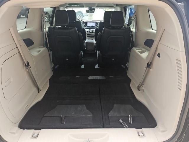 Chrysler Pacifica Hybrid Touring L FWD 2023