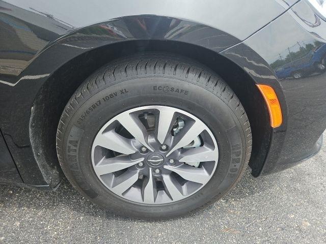 Chrysler Pacifica Hybrid Touring L FWD 2023