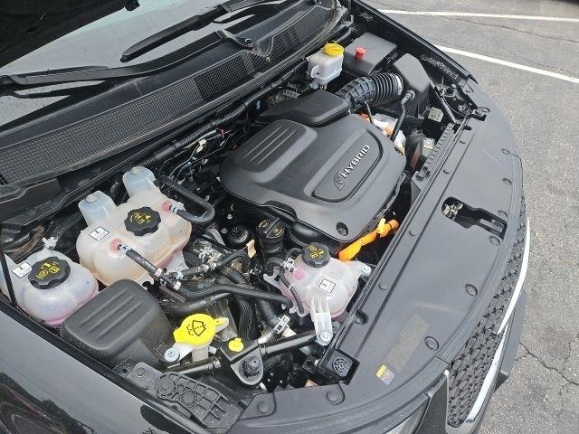 Chrysler Pacifica Hybrid Touring L FWD 2023