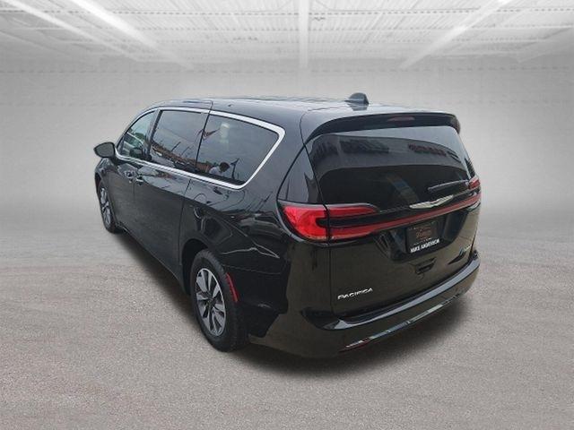 Chrysler Pacifica Hybrid Touring L FWD 2023