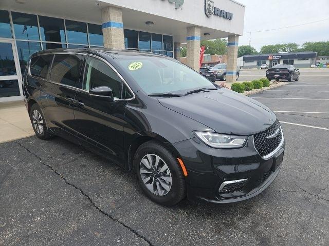 2023 Chrysler Pacifica Hybrid Touring L FWD