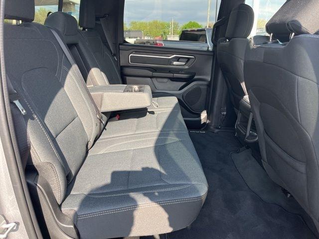 RAM 1500 Big Horn 4x4 Crew Cab 5'7" Box 2022
