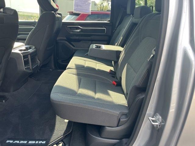 RAM 1500 Big Horn 4x4 Crew Cab 5'7" Box 2022
