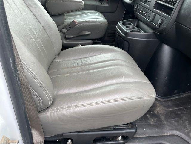 Chevrolet Express Cargo Van RWD 3500 135" 2019