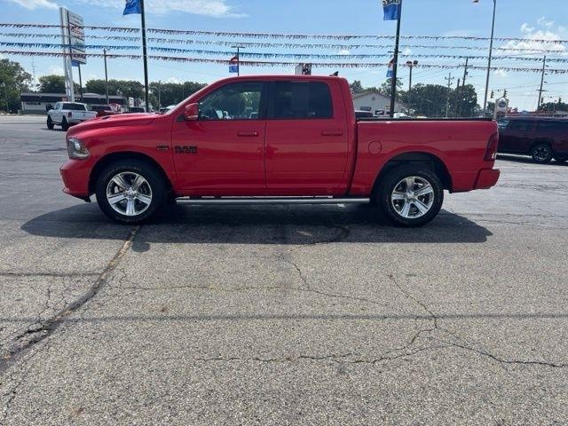 RAM 1500 4WD Crew Cab 140.5" Sport 2016
