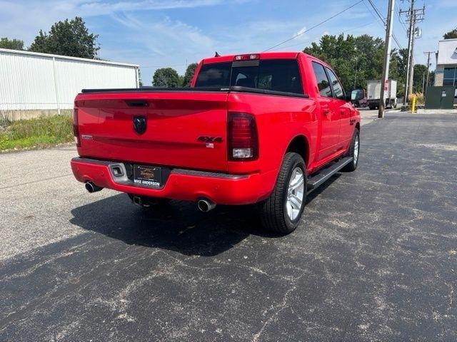 RAM 1500 4WD Crew Cab 140.5" Sport 2016