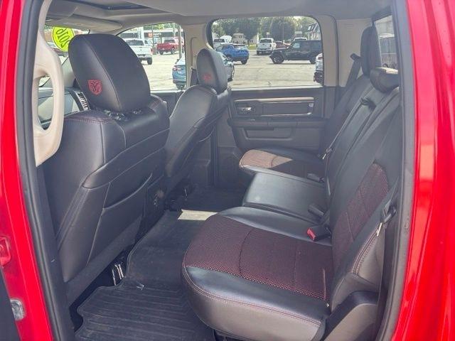 RAM 1500 4WD Crew Cab 140.5" Sport 2016